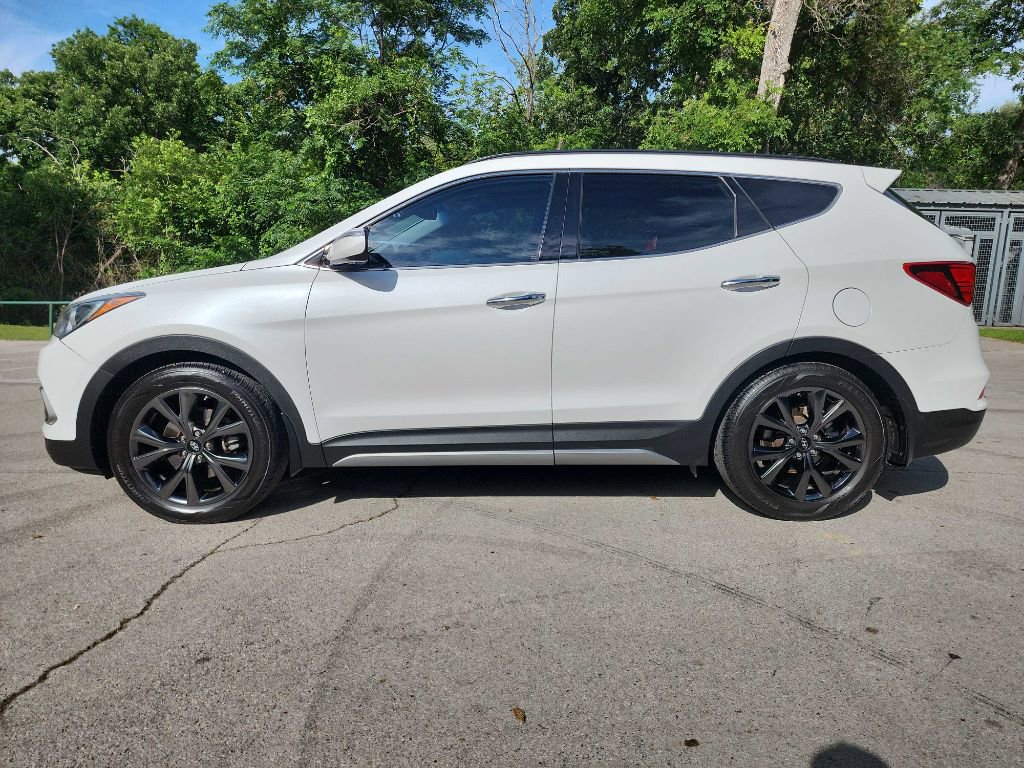 Used 2017 Hyundai Santa Fe Sport w/ Cargo Package FWD image 4