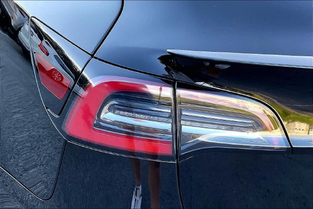 Used 2022 Tesla Model 3 Performance AWD/4WD image 31