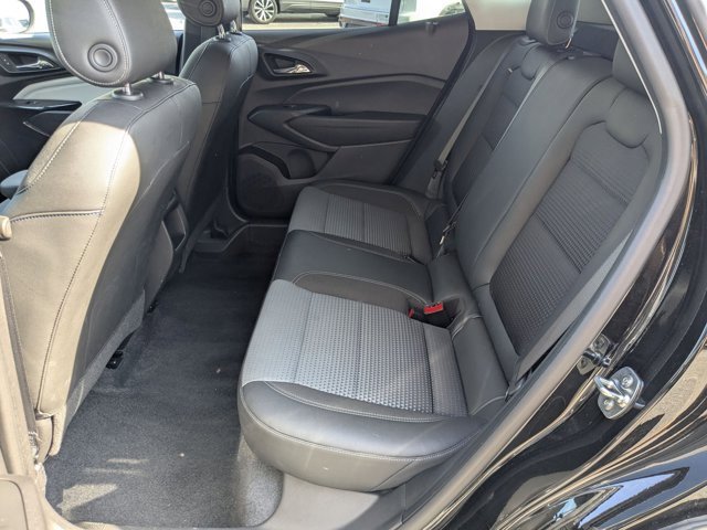 Used 2025 Chevrolet Trax LT w/ LT Convenience Package image 26