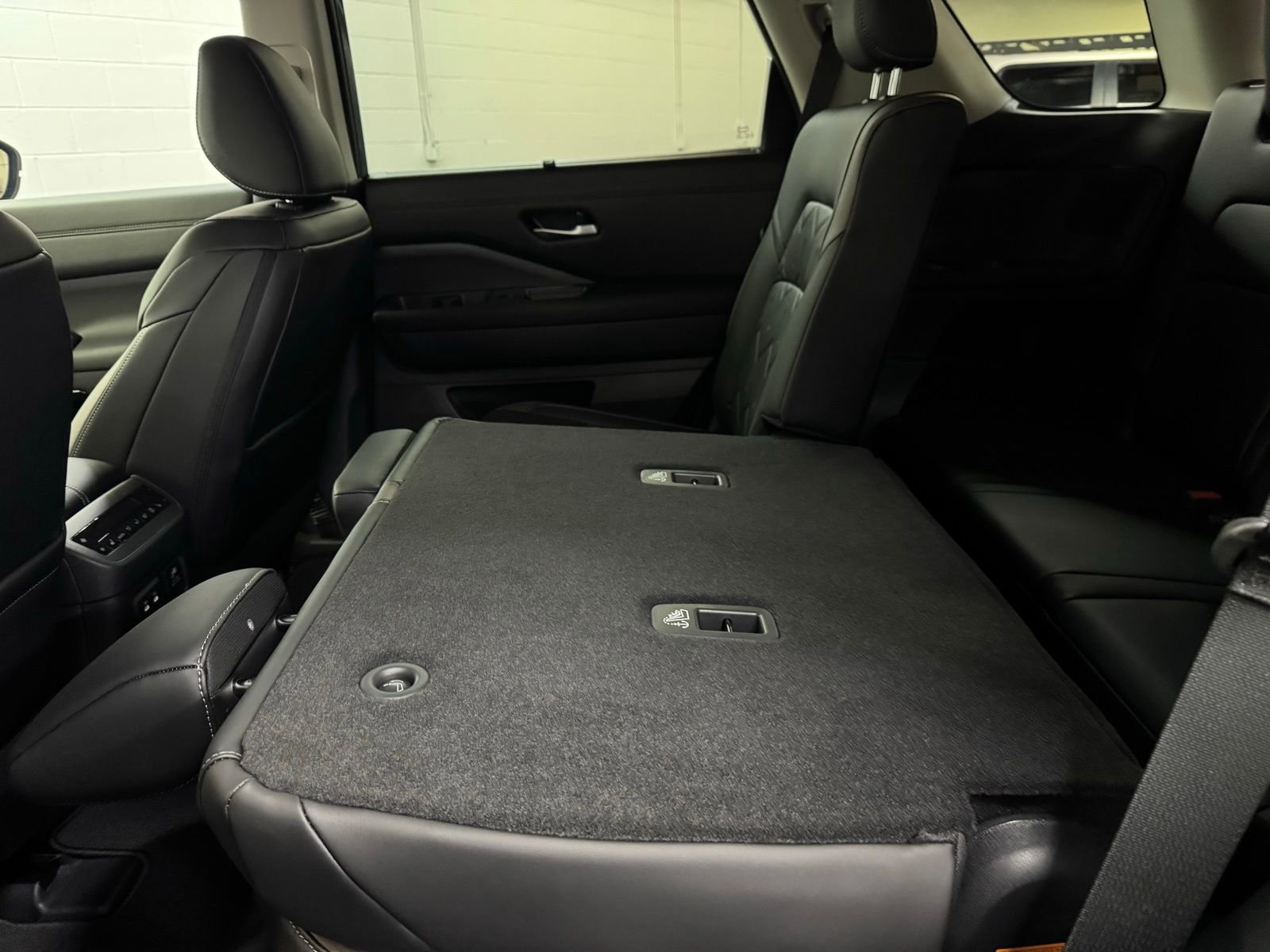 New 2026 Nissan Pathfinder Platinum image 29