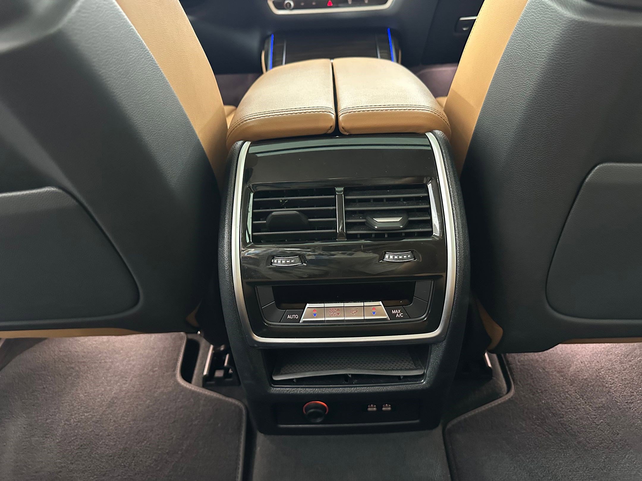 Used 2023 BMW X7 xDrive40i w/ Premium Package image 39