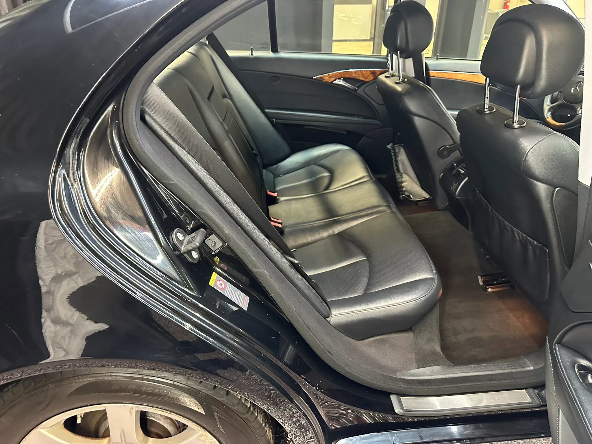 Used 2008 Mercedes-Benz E 350 4MATIC Sedan image 25