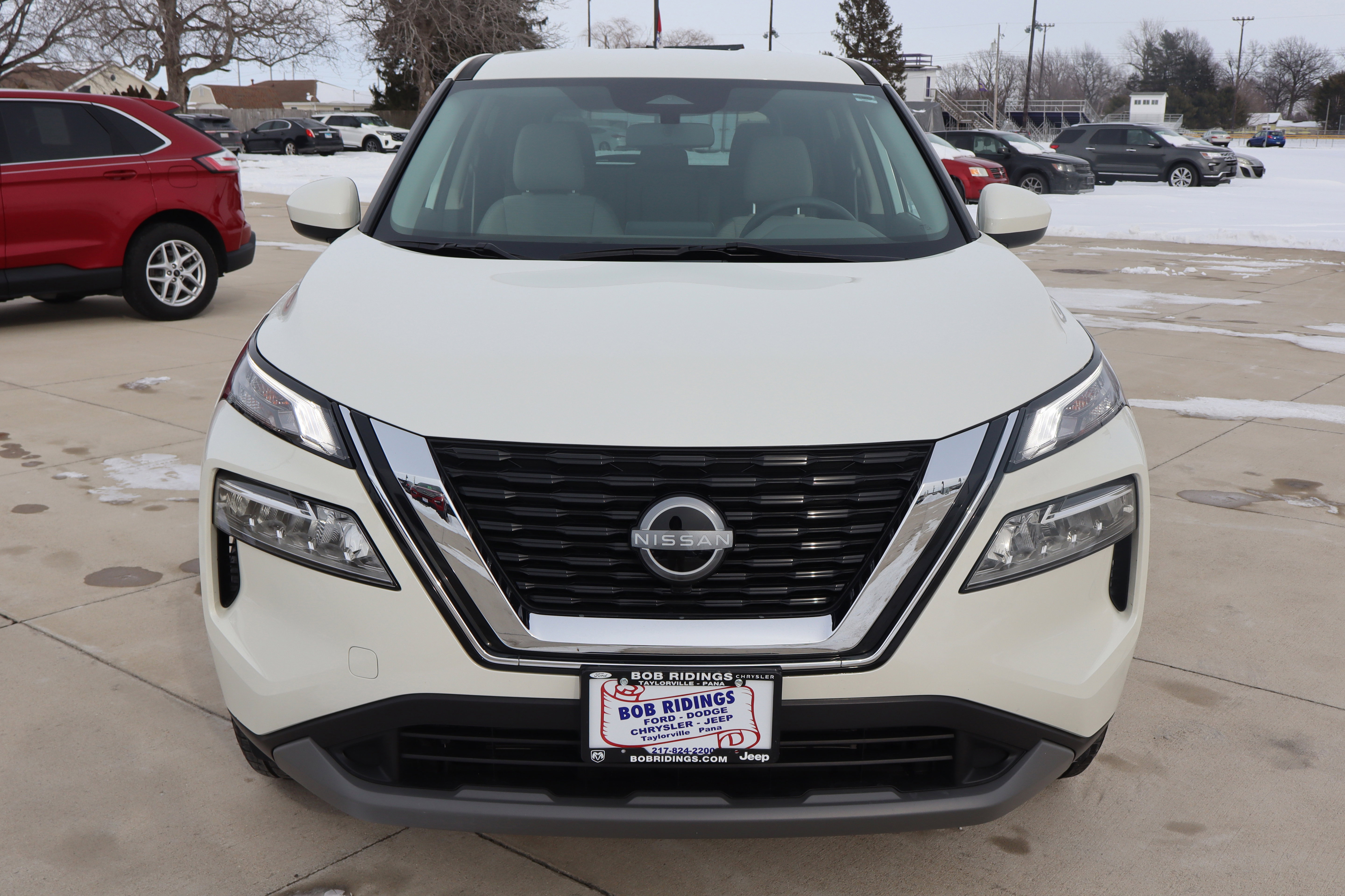 Used 2023 Nissan Rogue SV image 3