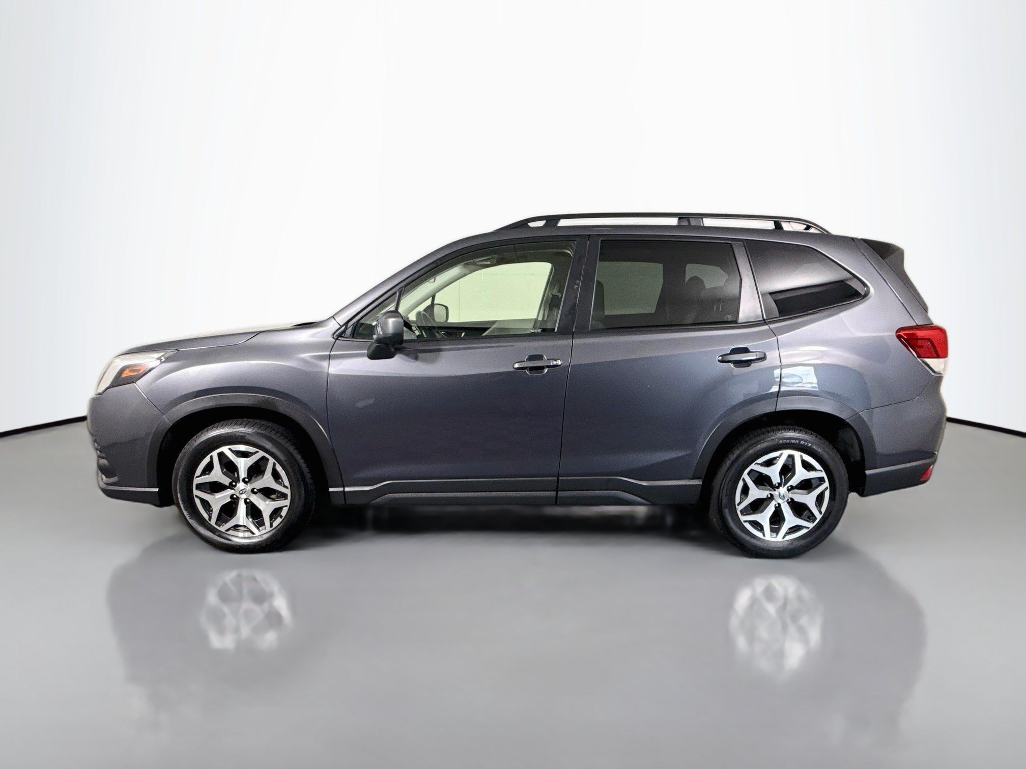 Used 2024 Subaru Forester Premium AWD/4WD image 6