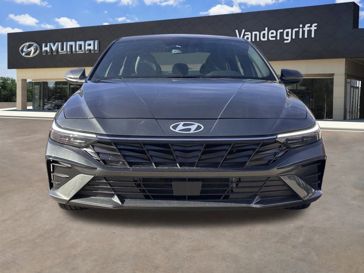 Certified 2024 Hyundai Elantra Limited image 3