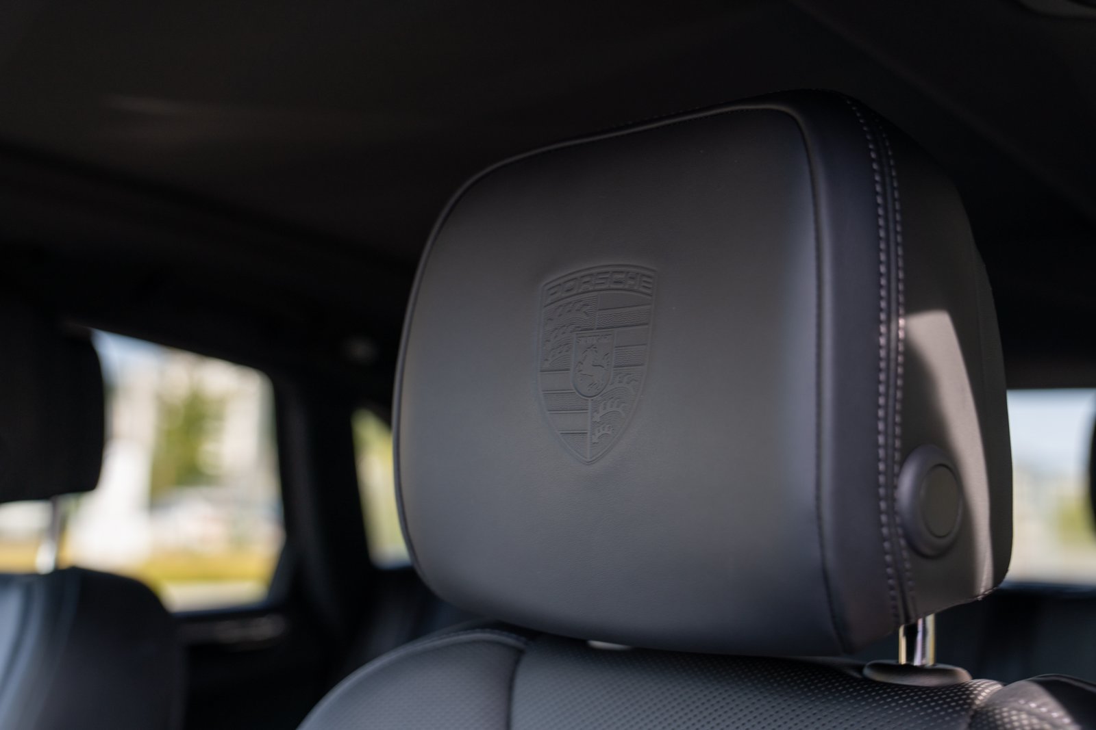Certified 2026 Porsche Macan AWD/4WD image 13