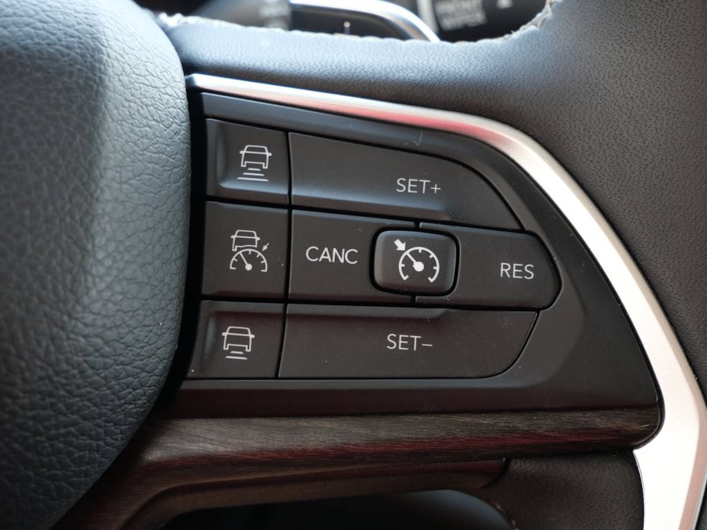 Used 2023 Jeep Grand Cherokee 4WD 4xe image 29