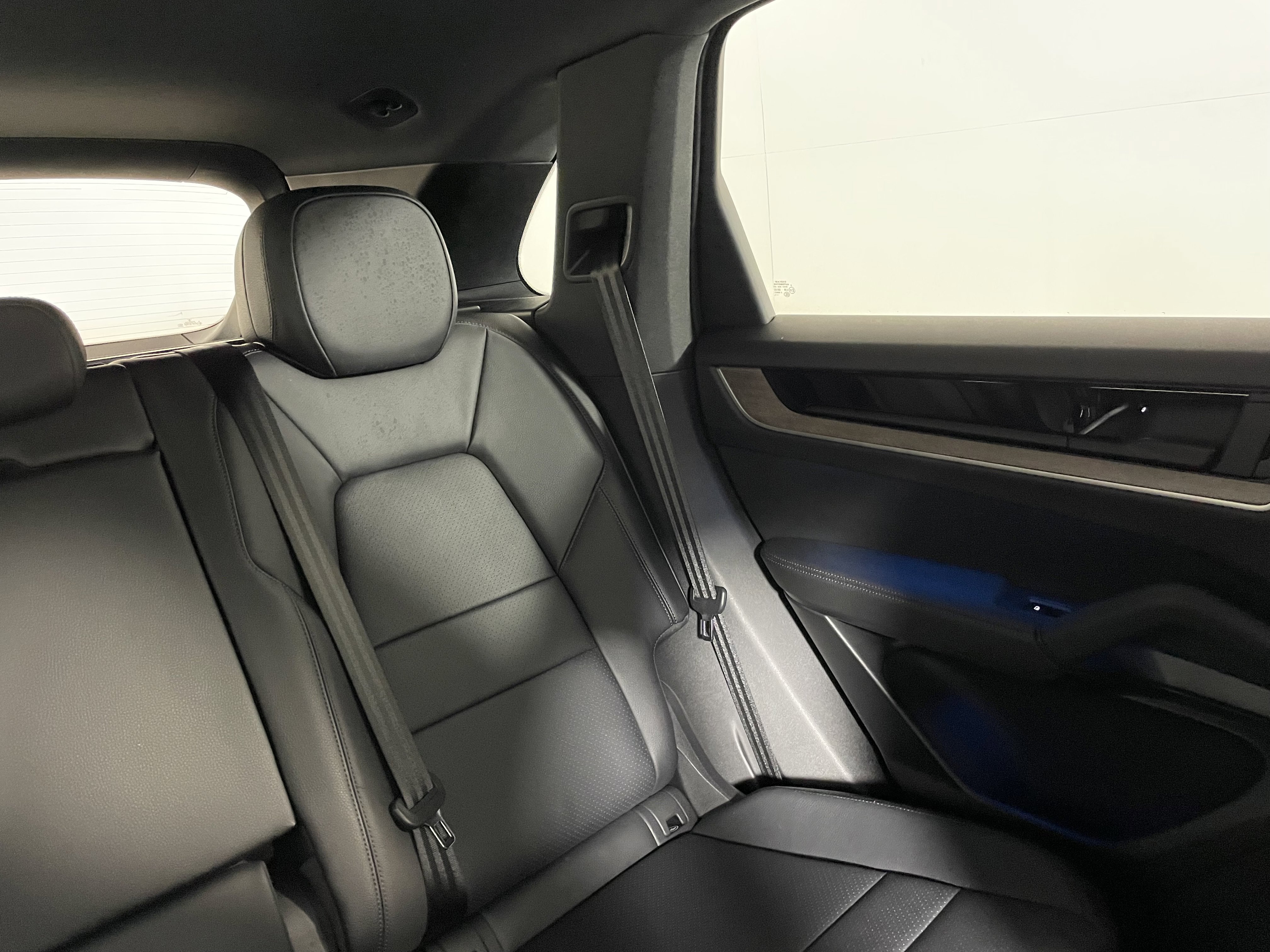 Used 2024 Porsche Cayenne image 17