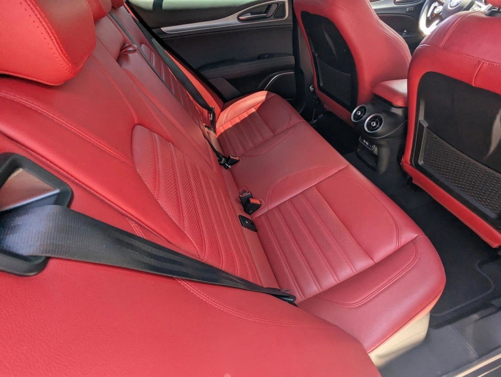 Used 2023 Alfa Romeo Stelvio Veloce AWD/4WD image 19