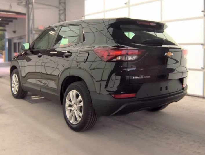 Used 2021 Chevrolet TrailBlazer LS FWD image 4