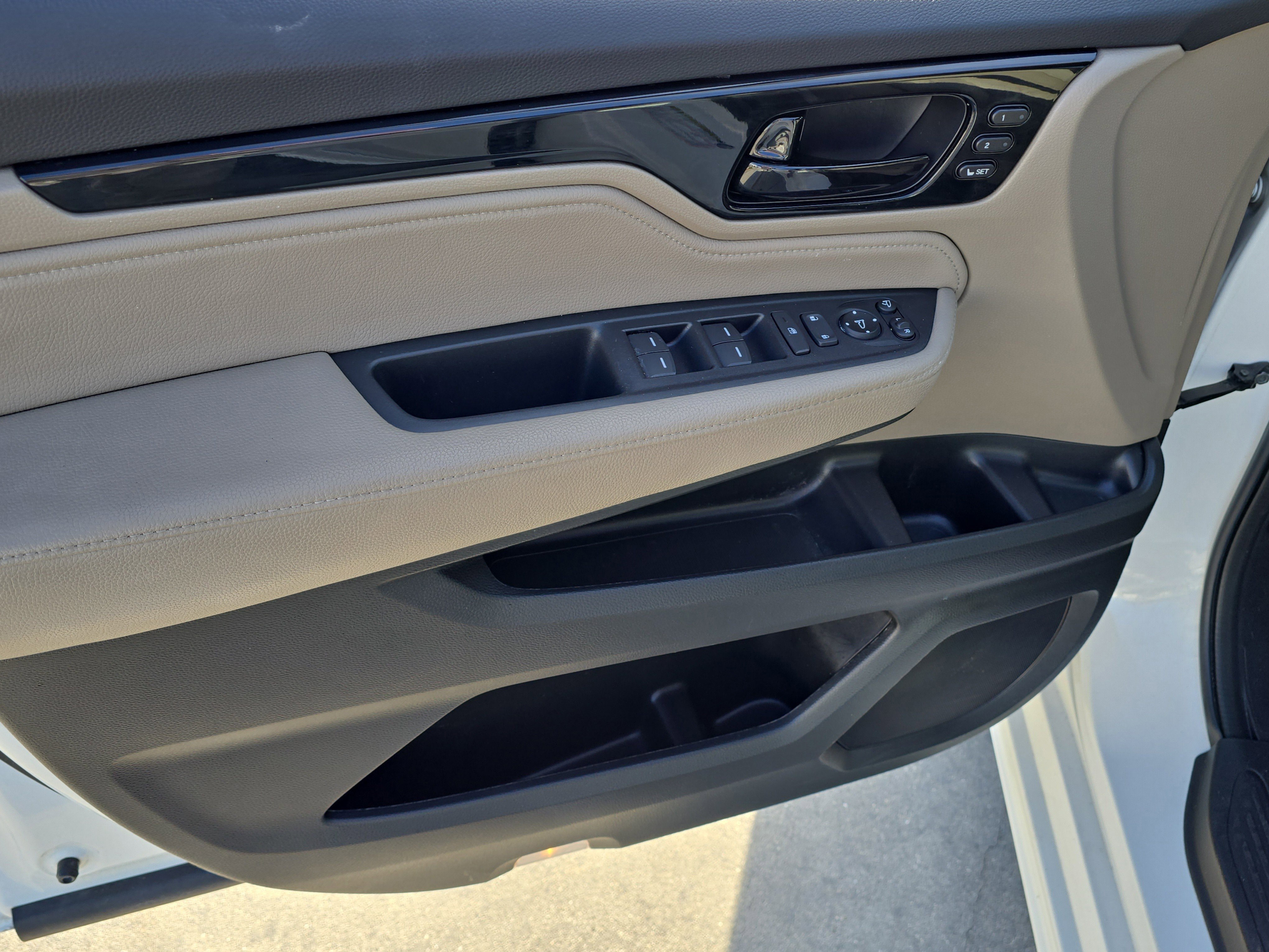 Used 2023 Honda Odyssey Elite image 23