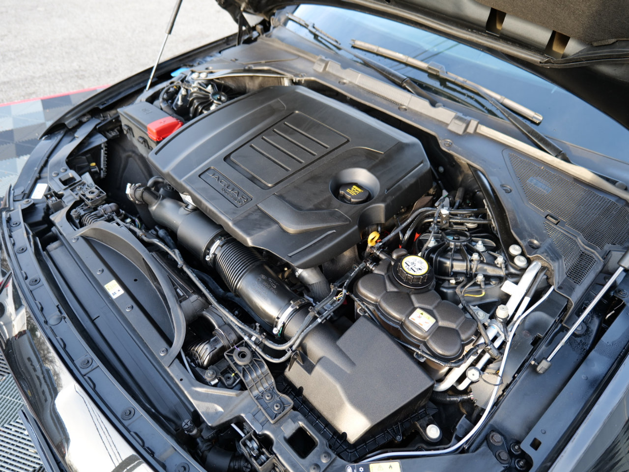 Used 2024 Jaguar XF R-Dynamic SE image 56