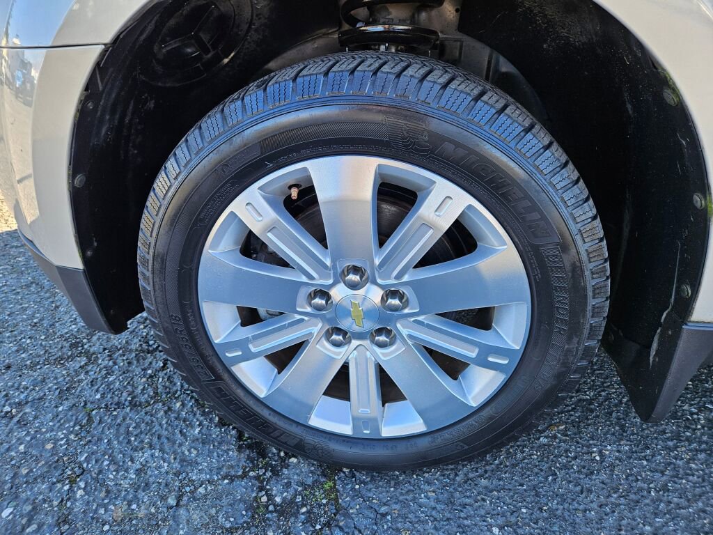 Used 2011 Chevrolet Equinox LTZ AWD/4WD image 8