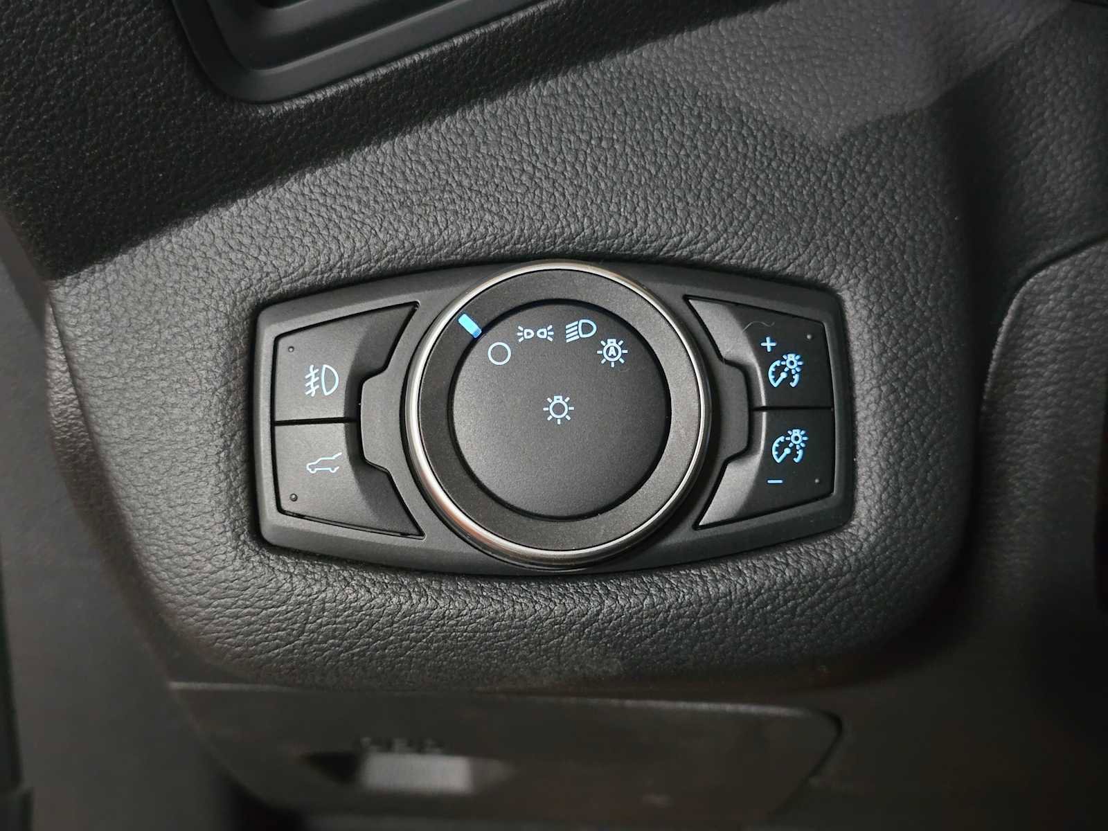 Used 2019 Ford Escape SE image 25