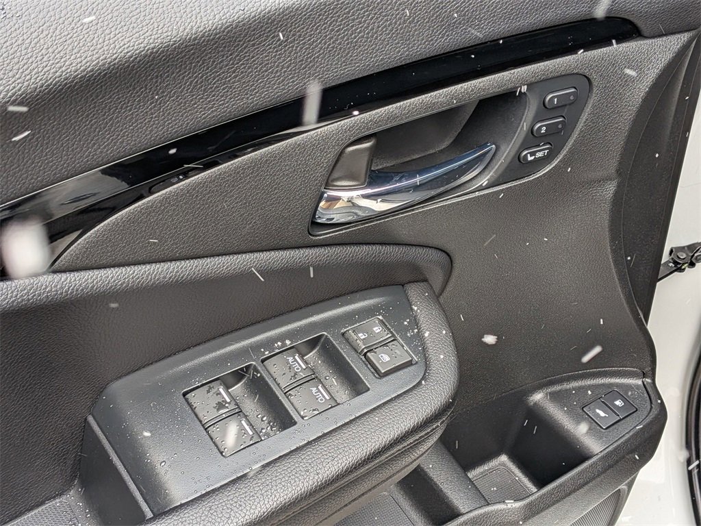 Used 2022 Honda Pilot Touring image 13