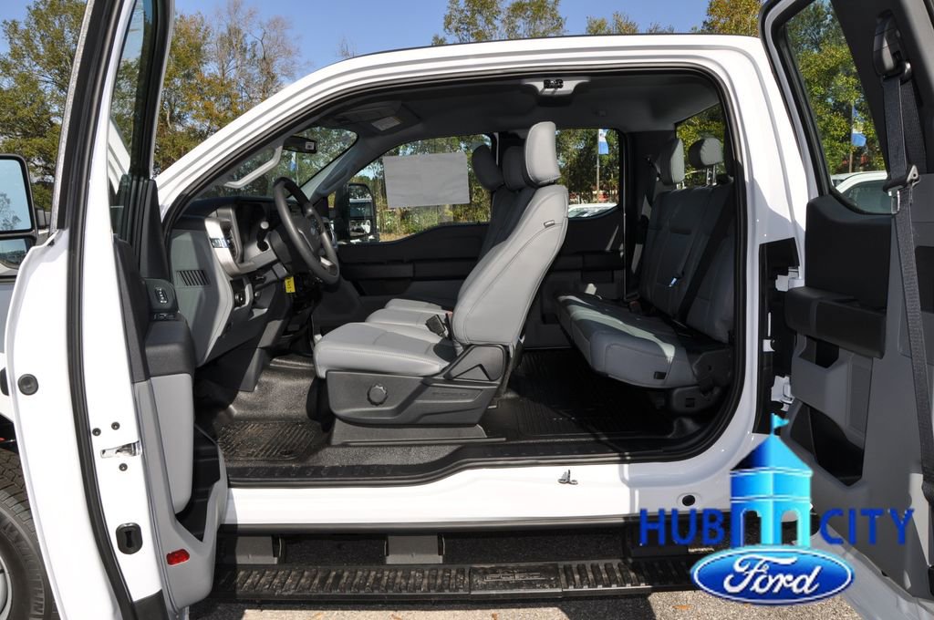 New 2026 Ford F250 XL image 5