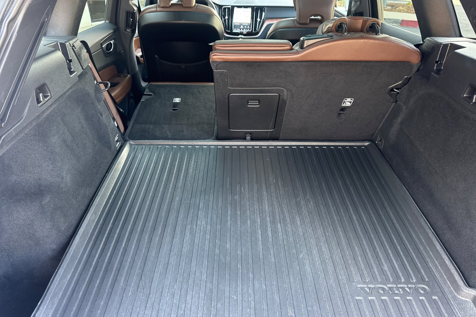 Certified 2023 Volvo XC60 B5 Plus w/ Protection Package Premier FWD image 17