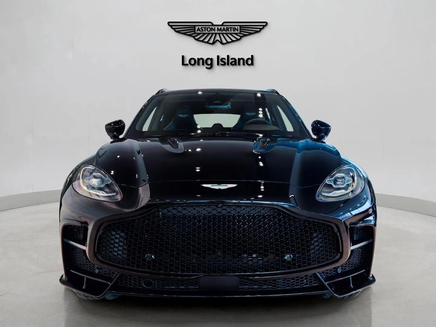 New 2026 Aston Martin DBX S image 2