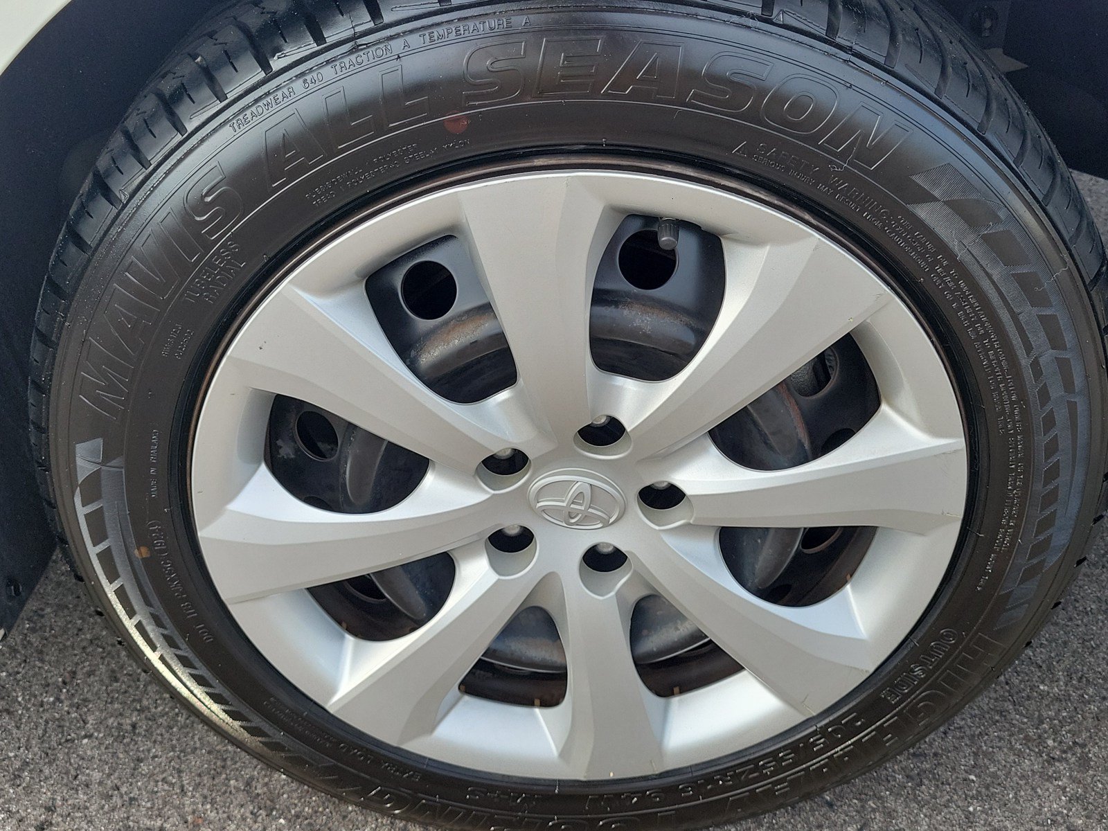 Used 2021 Toyota Corolla LE FWD image 12