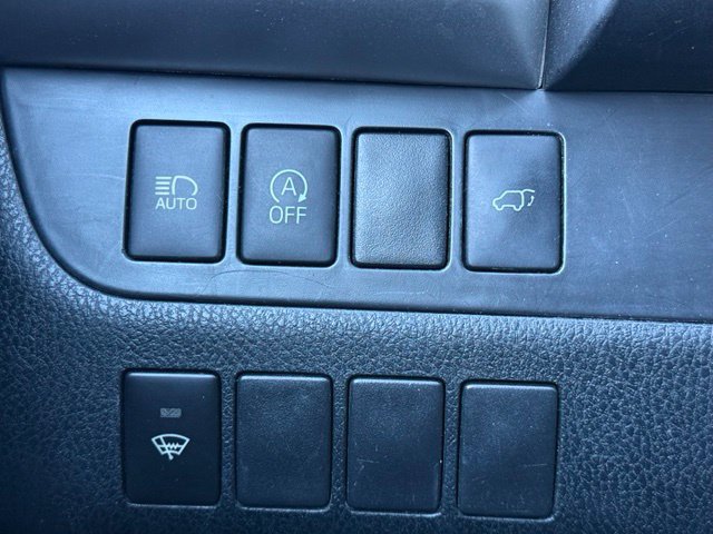 Used 2018 Toyota Highlander XLE AWD/4WD image 23