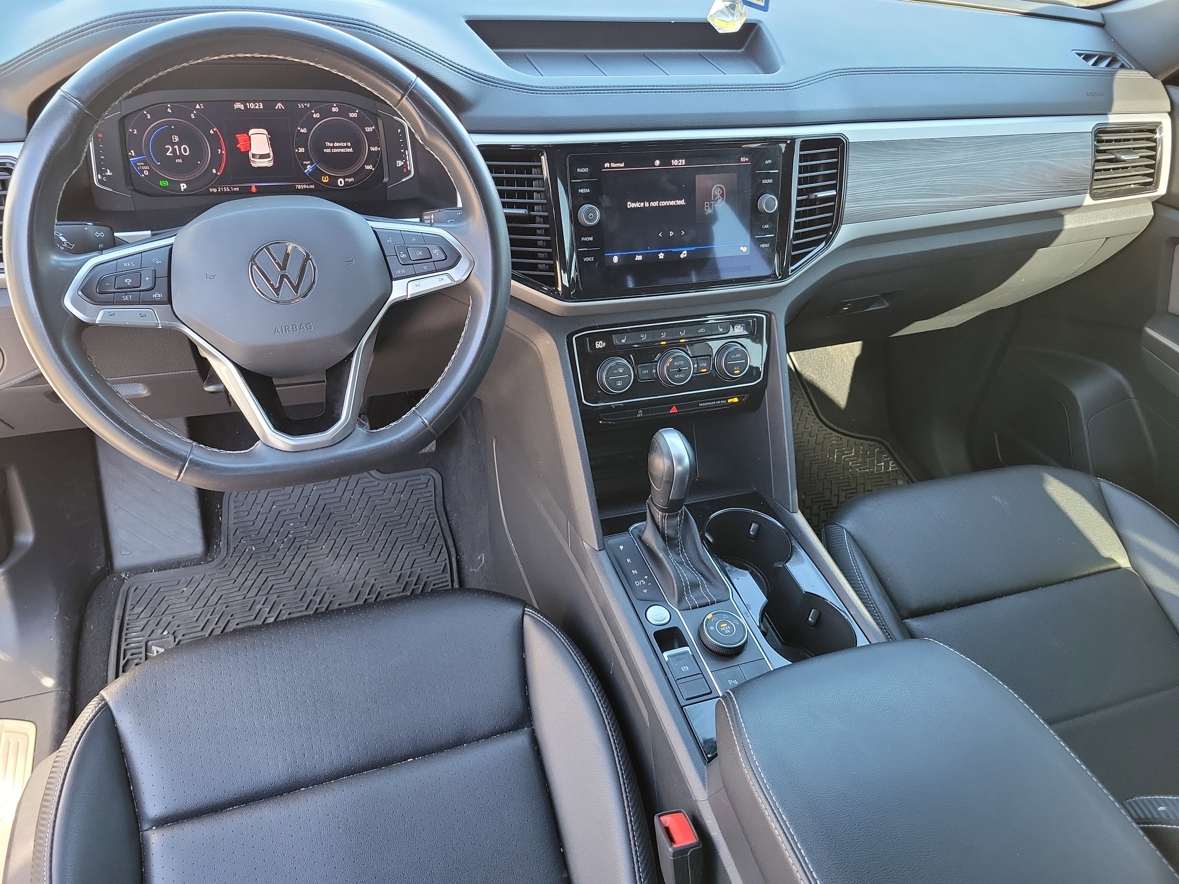 Used 2023 Volkswagen Atlas Cross Sport SE w/ Black Wheel Package image 7