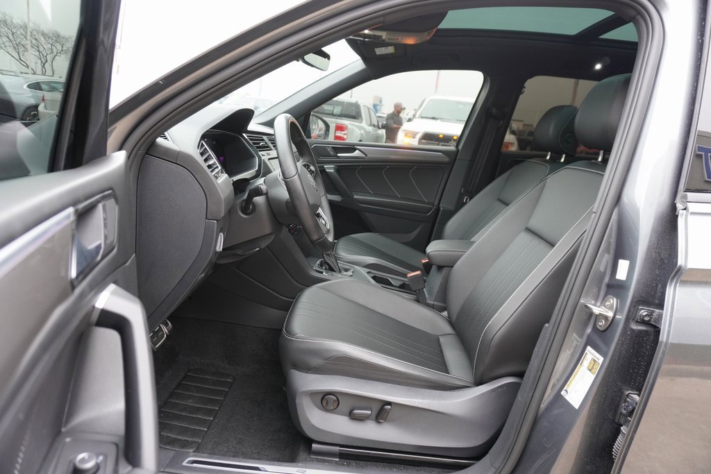Used 2024 Volkswagen Tiguan SE R-Line image 7