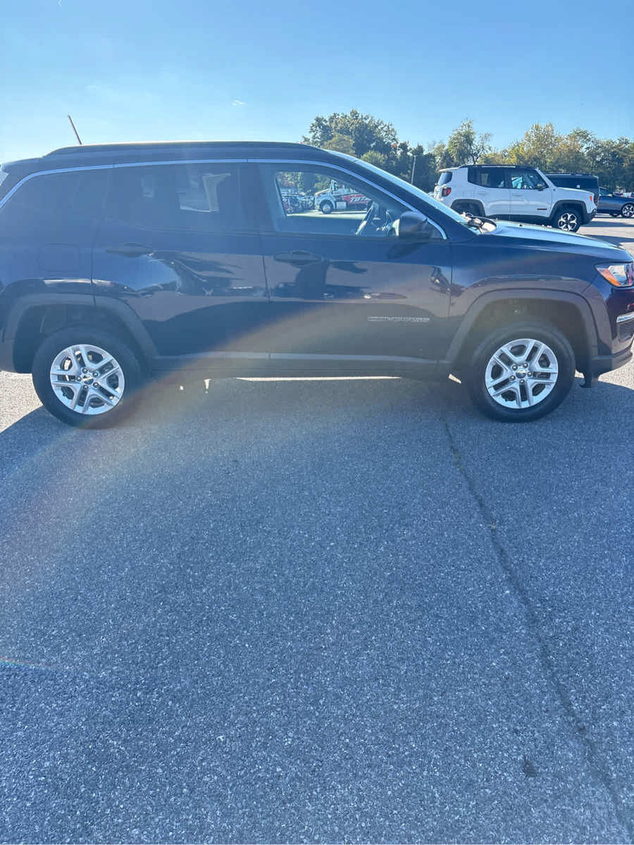 Used 2019 Jeep Compass Sport w/ Cold Weather Group AWD/4WD image 26