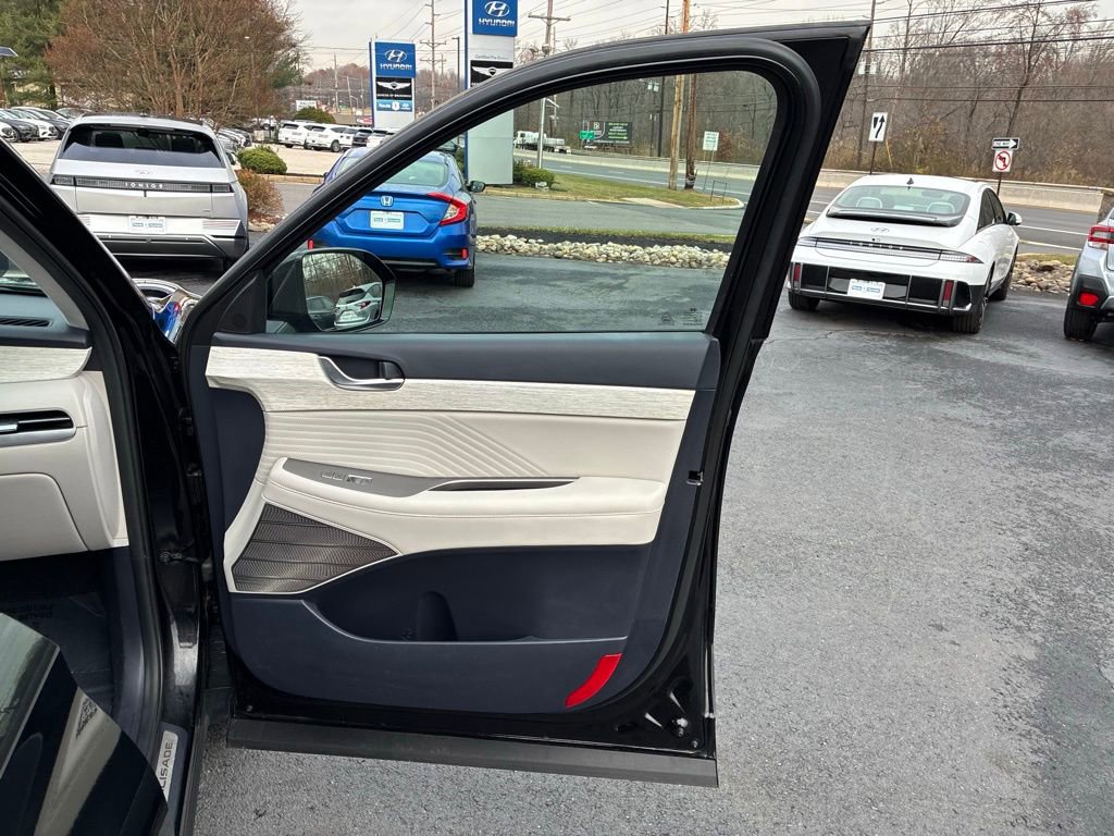 Used 2023 Hyundai Palisade Calligraphy w/ Cargo Package image 51