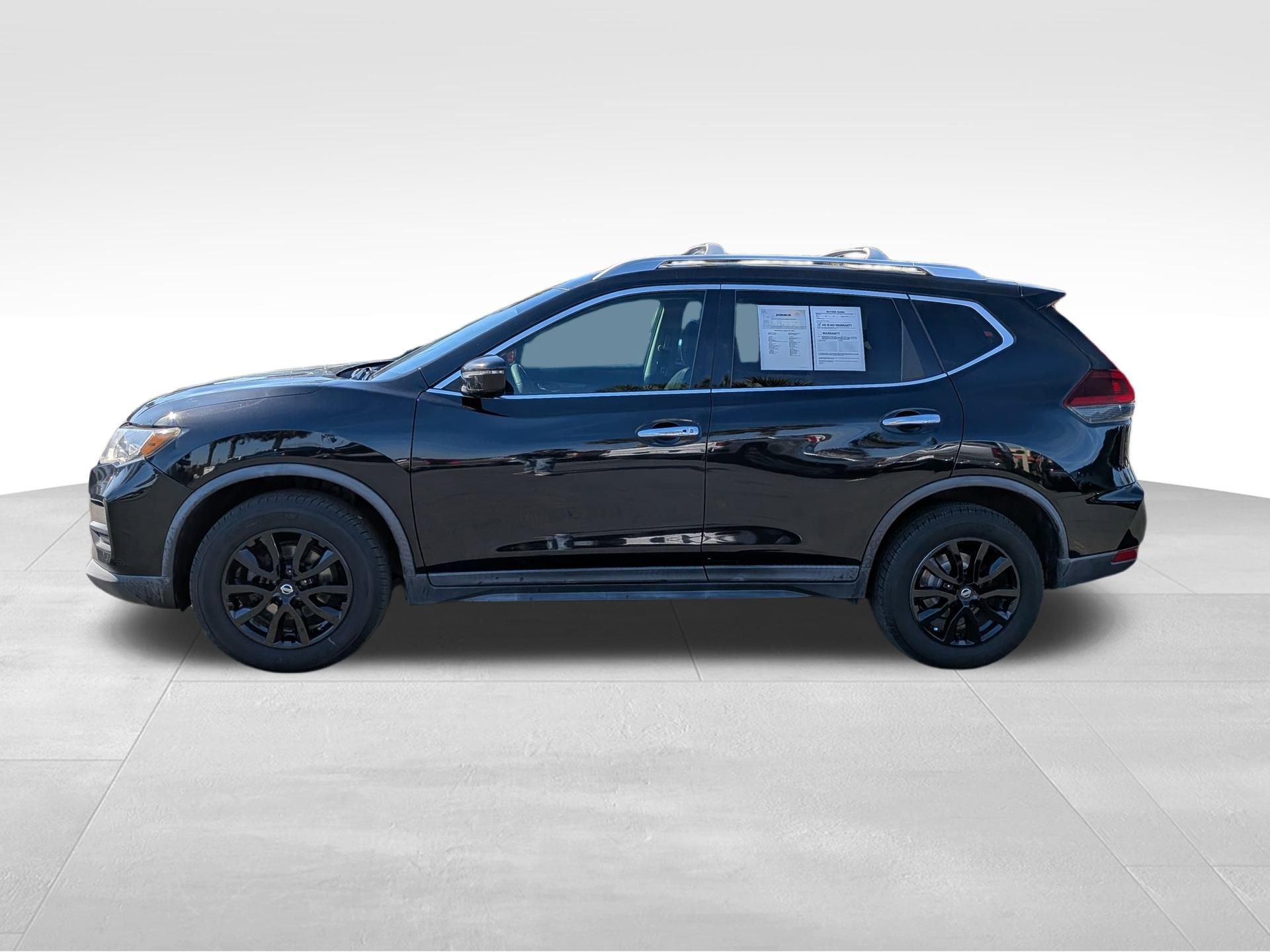 Used 2018 Nissan Rogue SV image 9