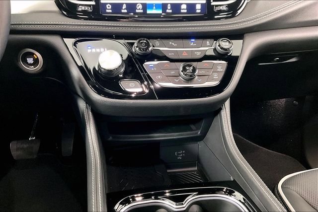 New 2027 Chrysler Pacifica Limited FWD image 7