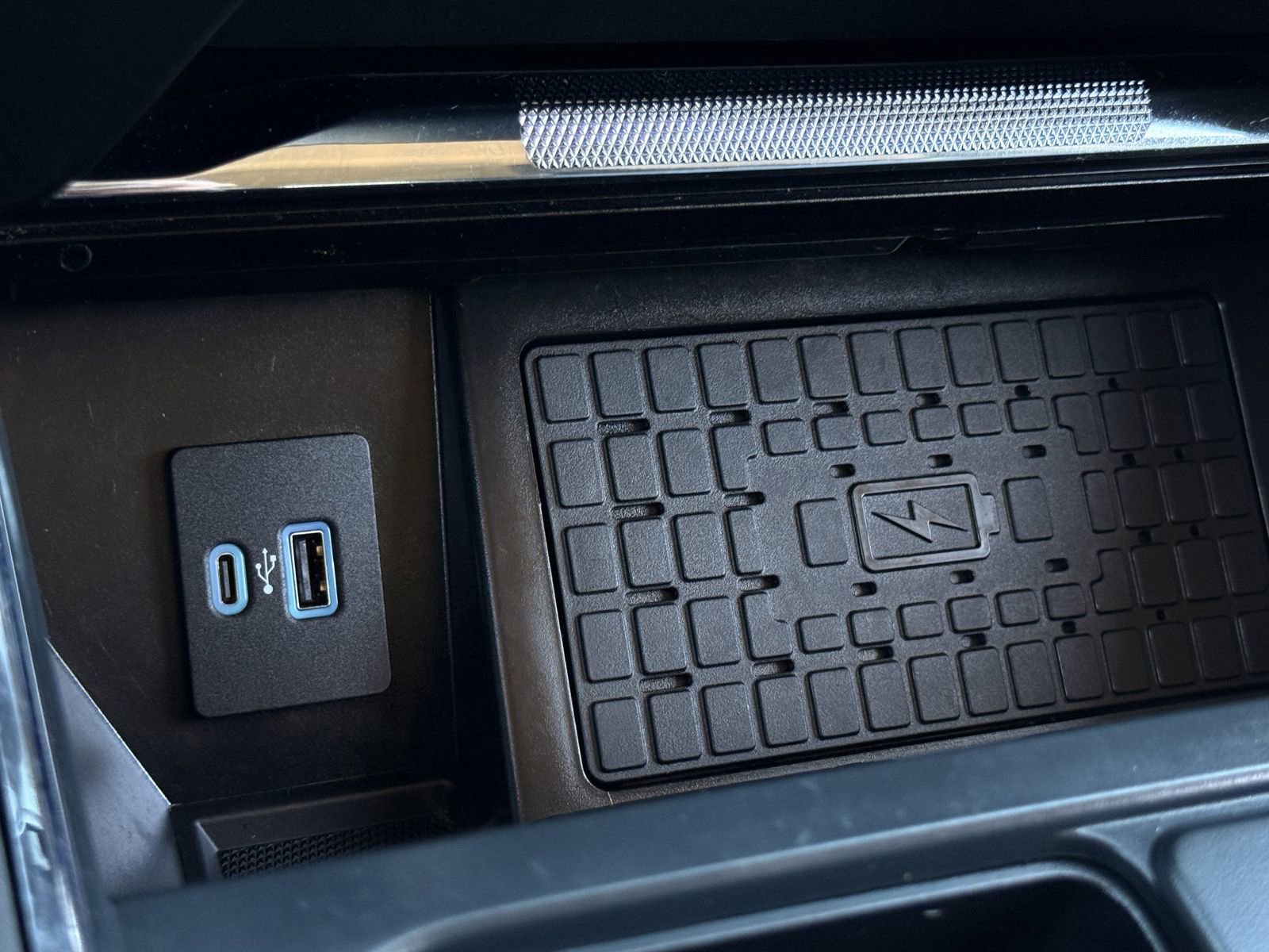 Used 2023 Ford F150 Lariat w/ Trailer Tow Package image 22