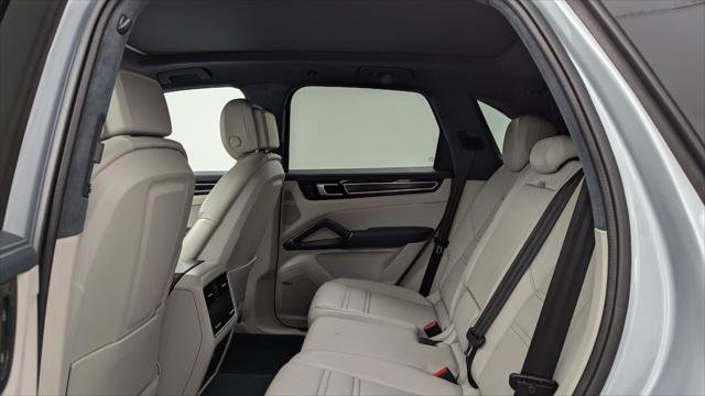 Used 2021 Porsche Cayenne GTS w/ Premium Package Plus image 12