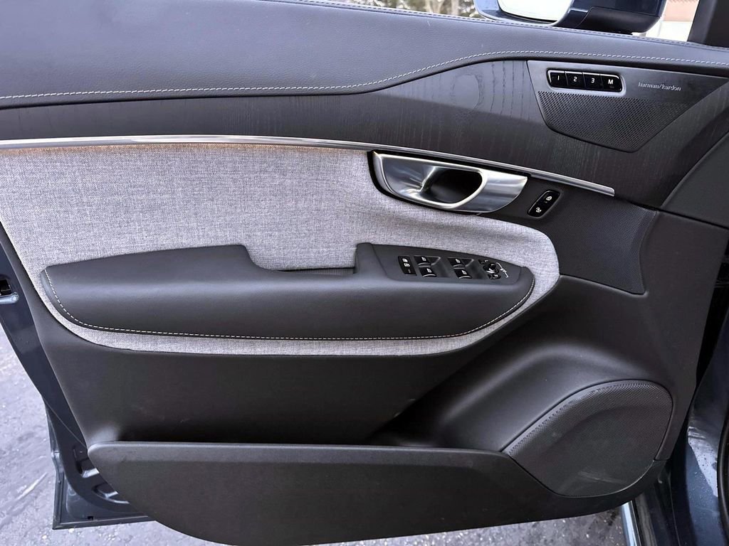 Used 2025 Volvo XC90 T8 Ultra image 11