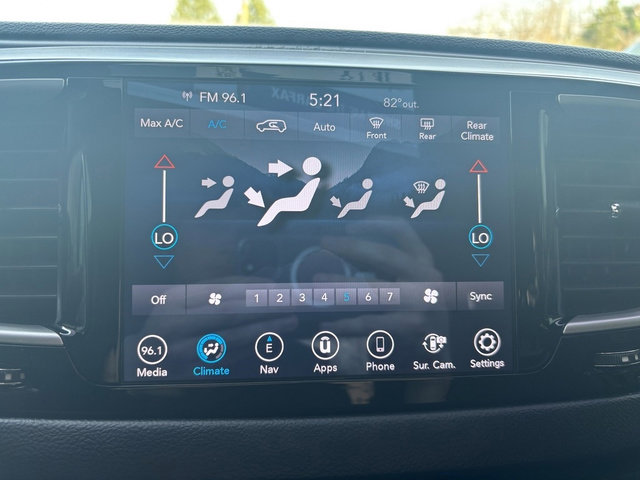 Used 2020 Chrysler Pacifica Touring w/ Advanced Safetytec Group image 24