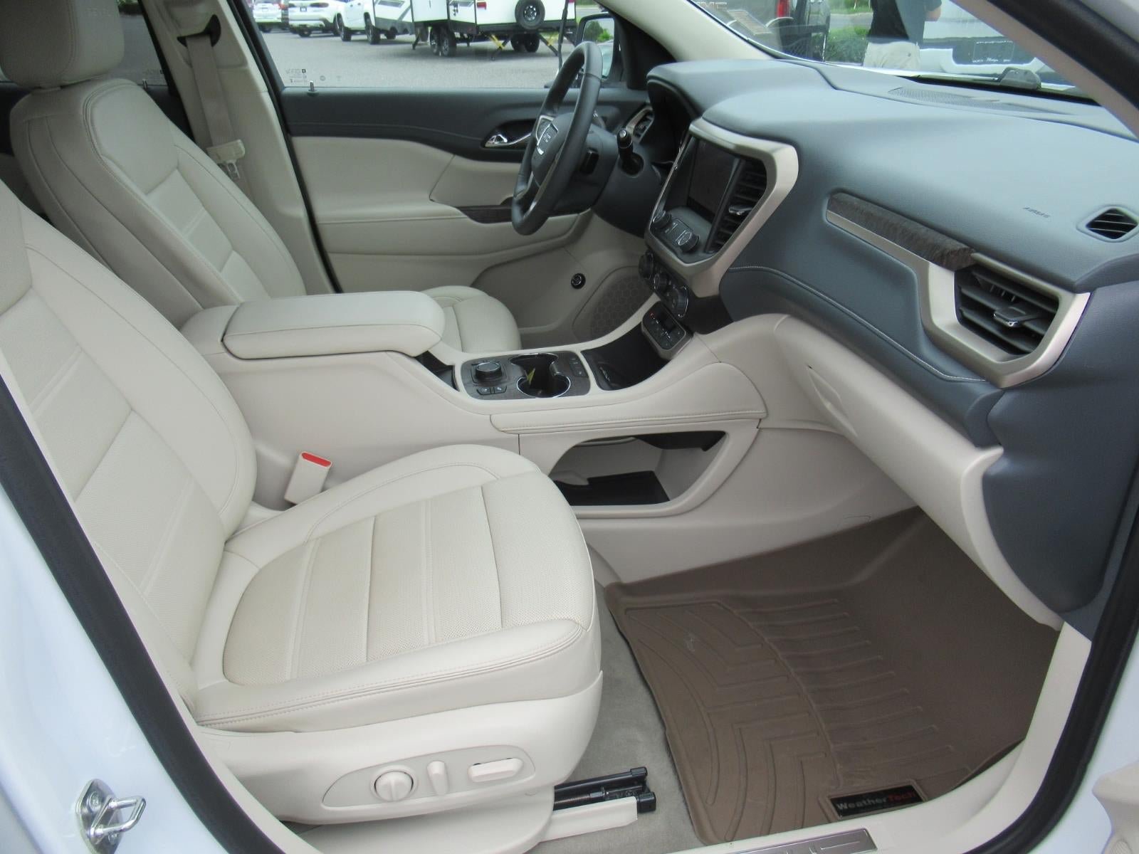 Used 2023 GMC Acadia Denali w/ Denali Ultimate Package FWD image 10
