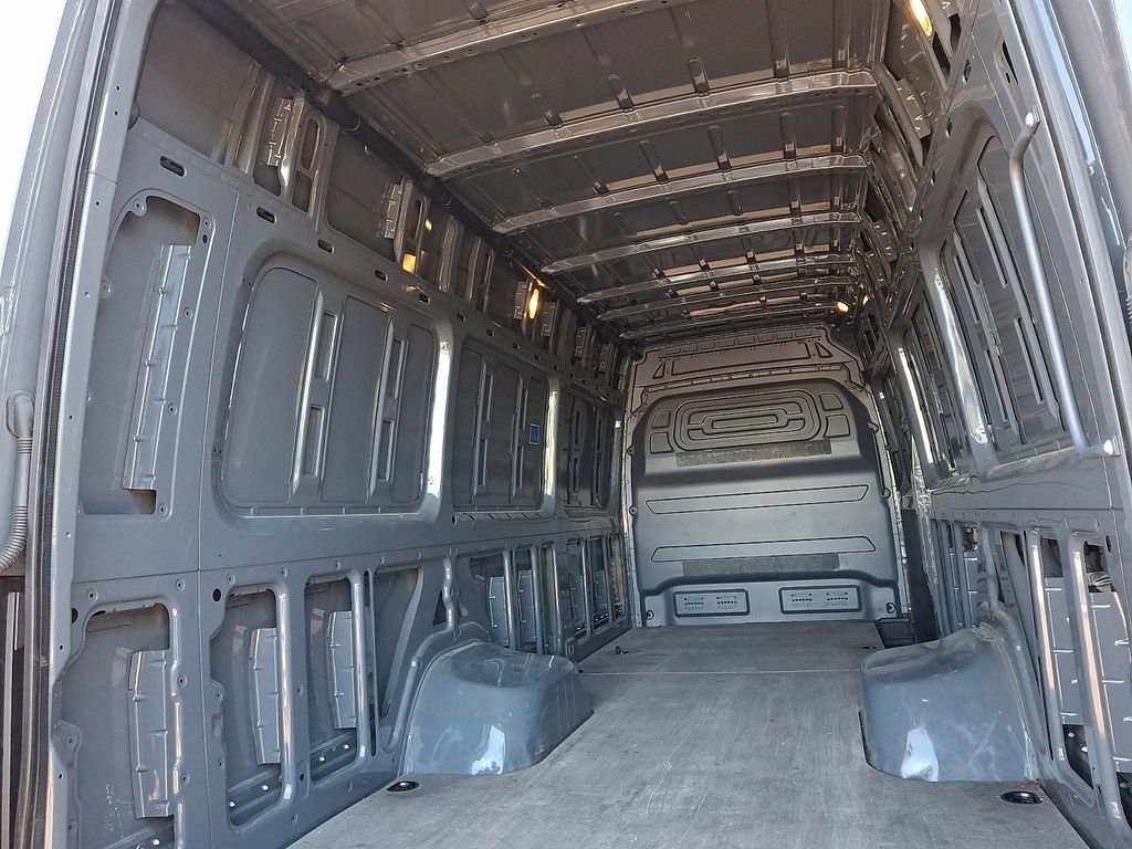 Used 2024 Mercedes-Benz Sprinter 3500 w/ Acoustic Package image 28