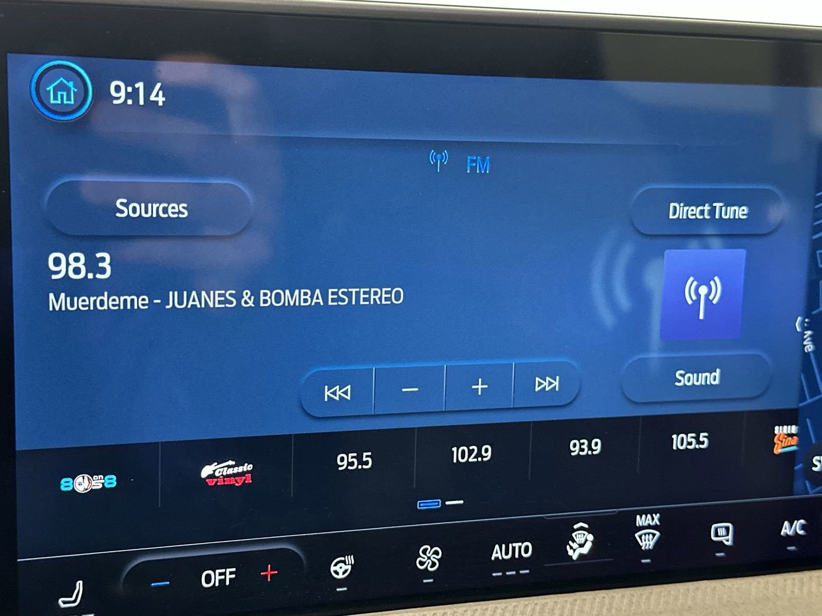 Used 2025 Ford Maverick Lariat w/ 4K Tow Package image 16