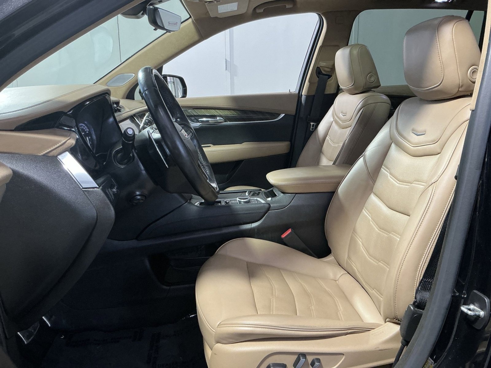 Used 2022 Cadillac XT6 Sport w/ Platinum Package image 14