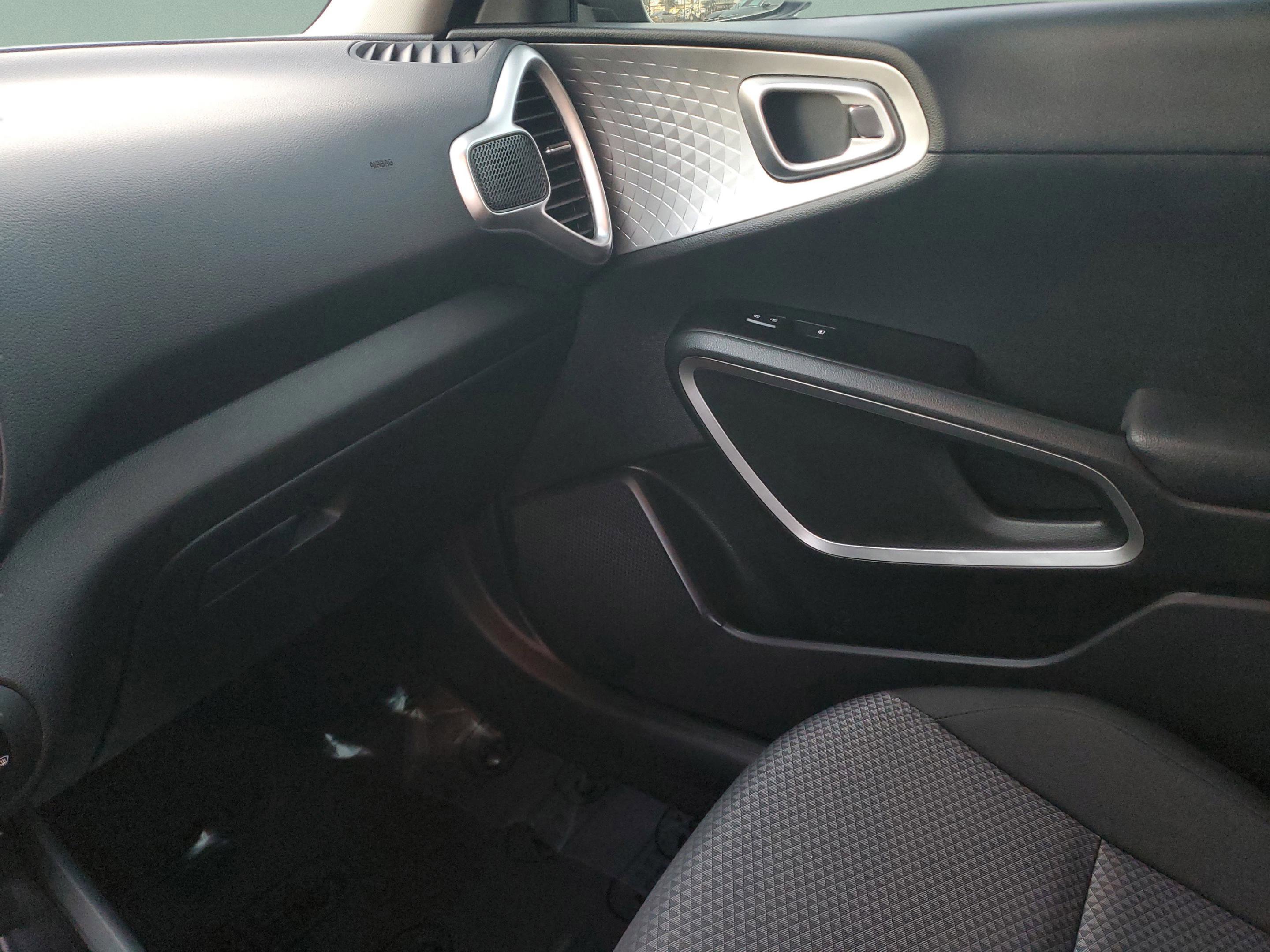 Certified 2025 Kia Soul LX image 23