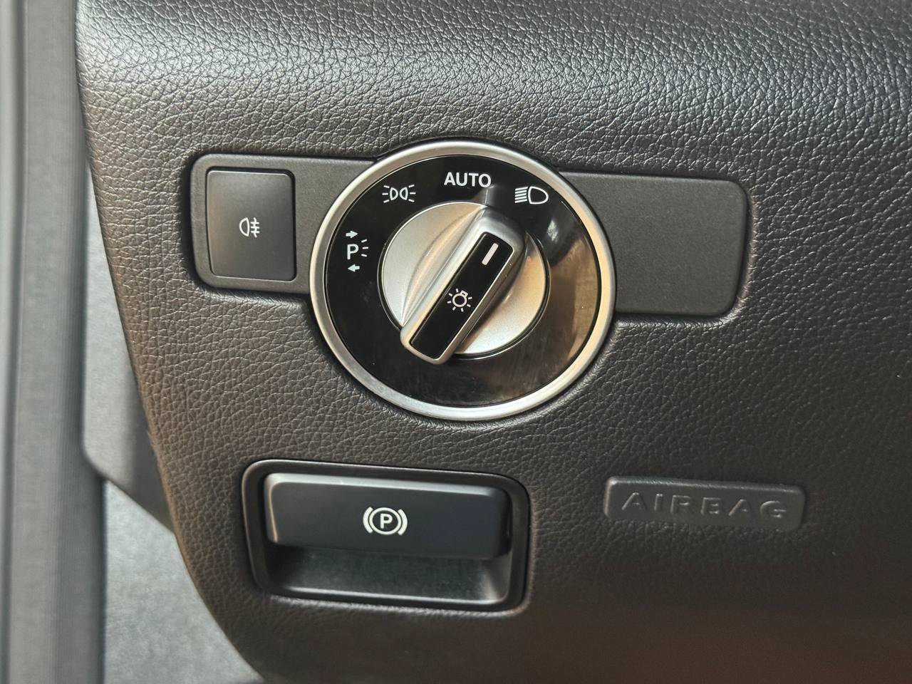Used 2013 Mercedes-Benz SLK 250 image 15