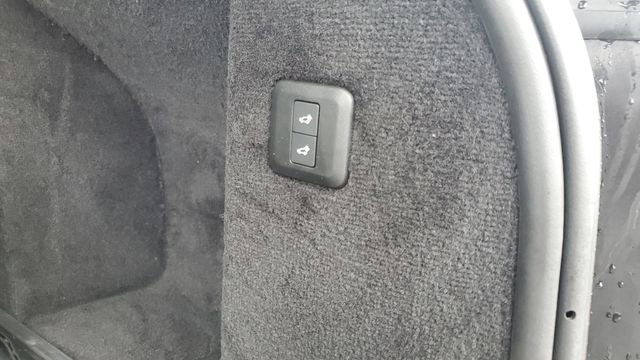 Used 2022 Land Rover Range Rover Sport SVR image 25