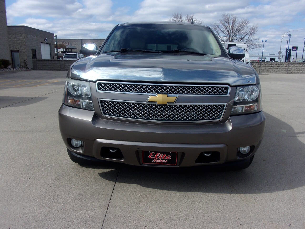 Used 2013 Chevrolet Suburban LTZ AWD/4WD image 3