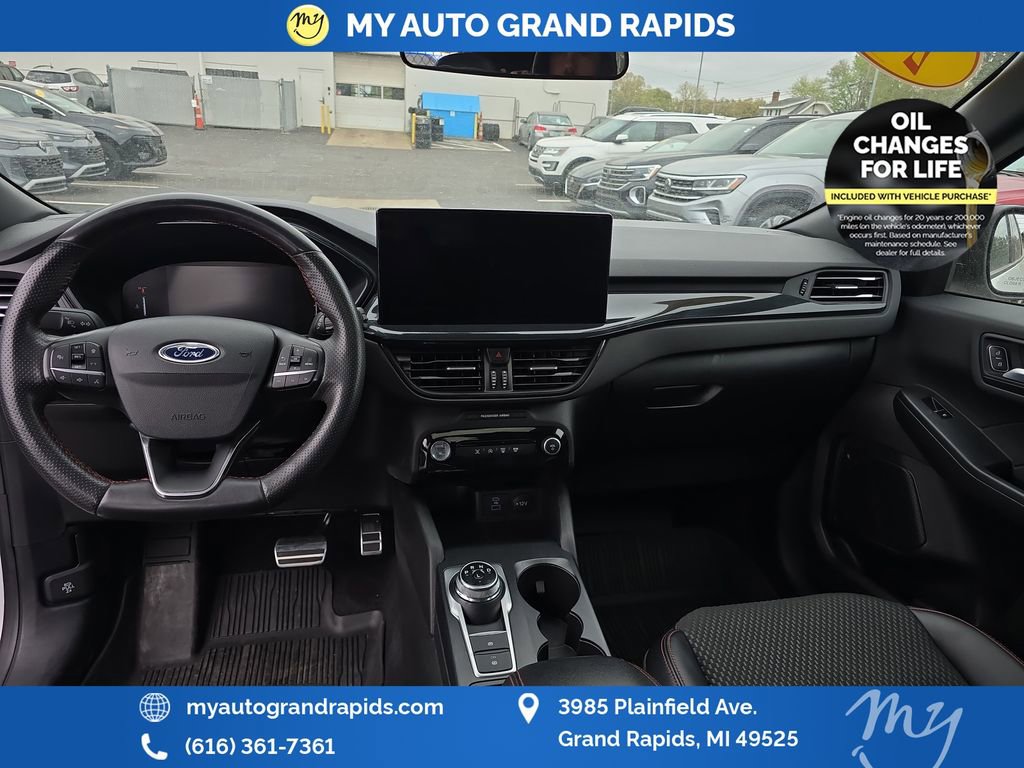 Used 2023 Ford Escape ST-Line w/ Tech Pack #1 AWD/4WD image 12