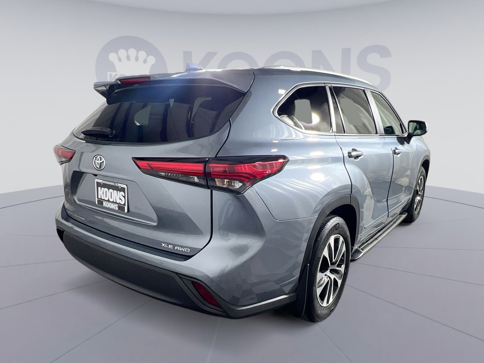 Used 2023 Toyota Highlander XLE image 7