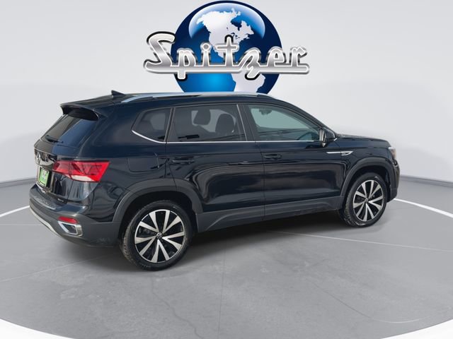 Used 2023 Volkswagen Taos SE w/ Panoramic Sunroof Package image 4
