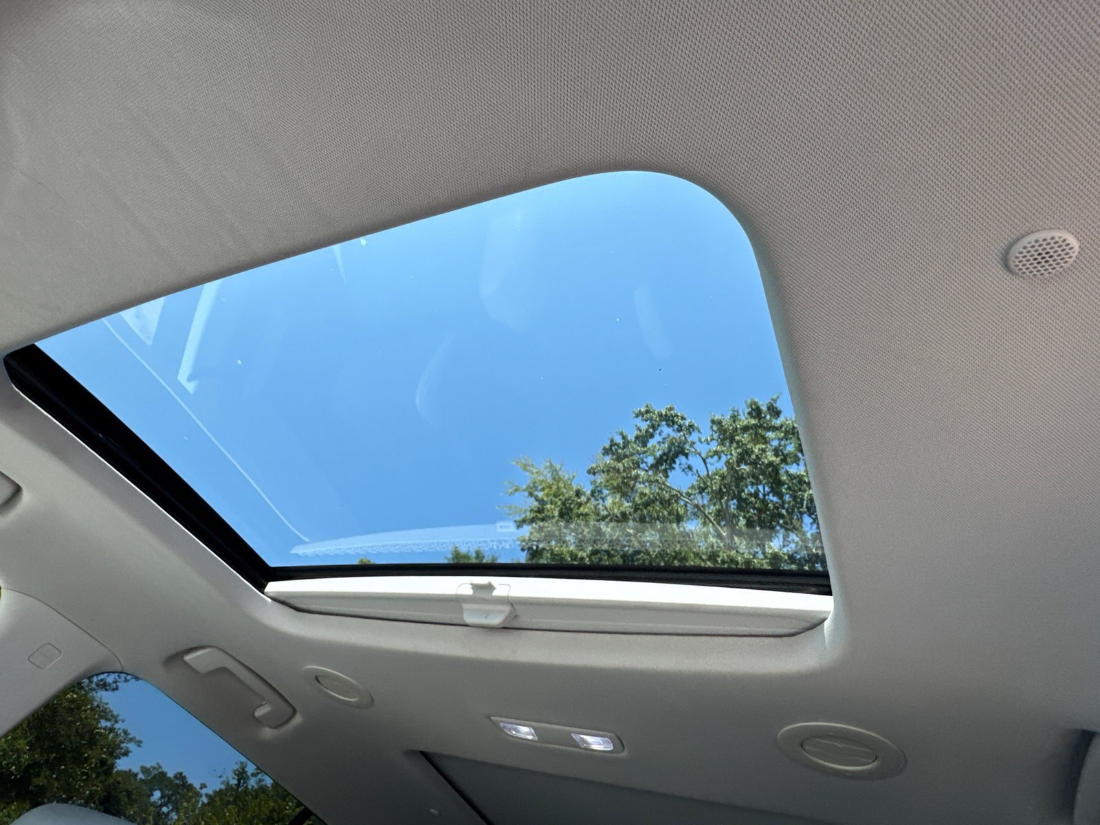 Used 2020 Chevrolet Traverse Premier FWD image 10