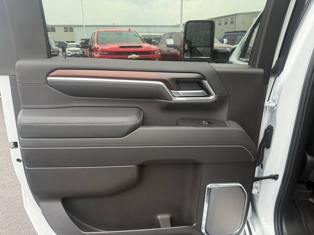 Used 2025 GMC Sierra 2500 Denali w/ Denali Reserve Package image 15