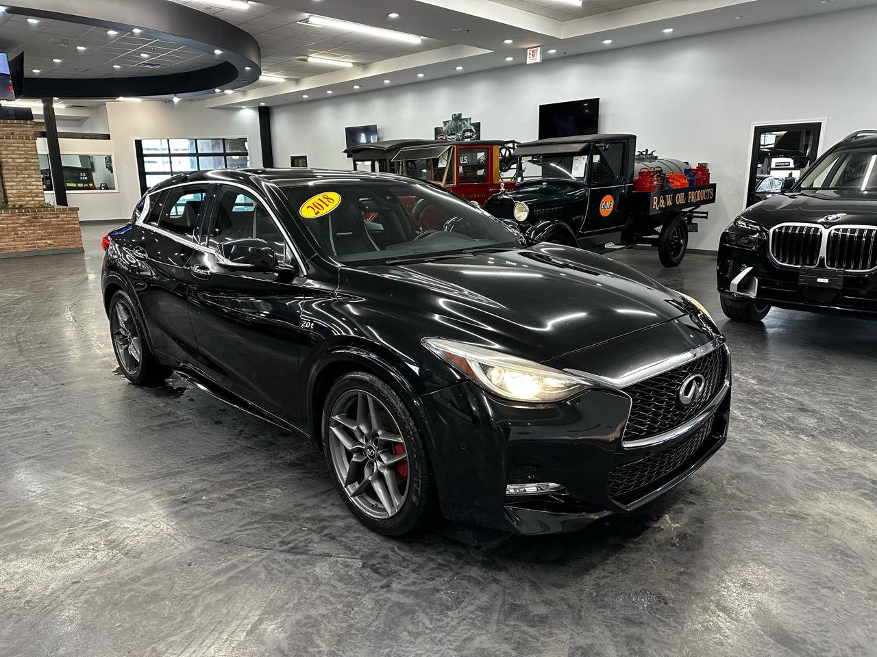 Used 2018 INFINITI QX30 Sport w/ Sport Leather Package image 3