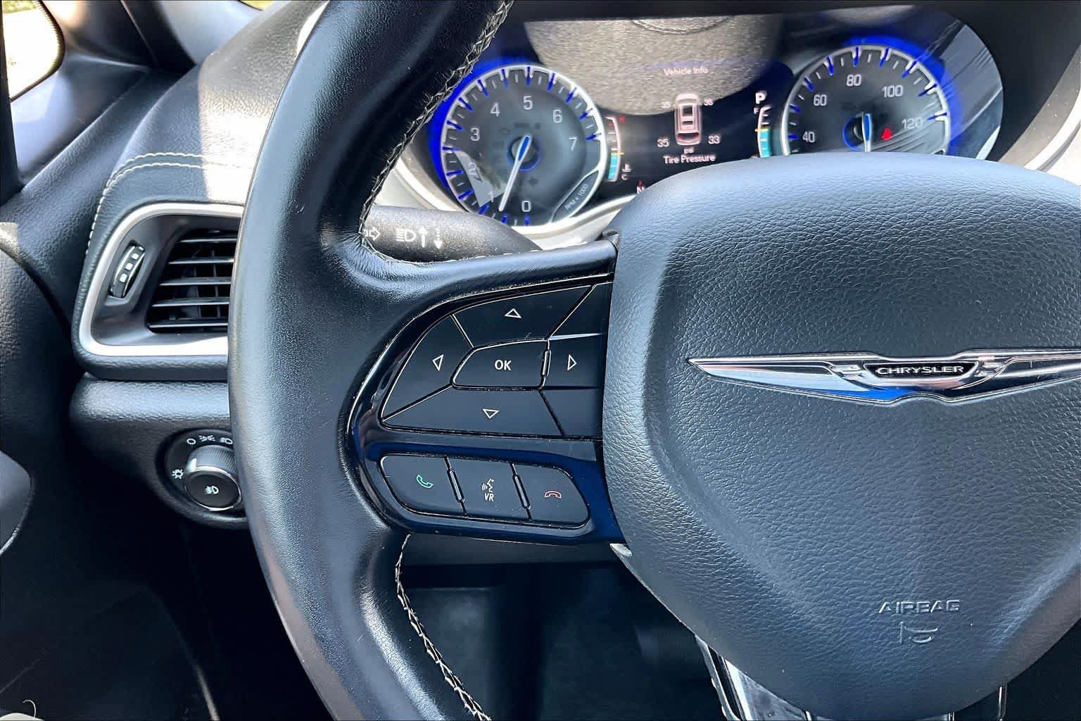 Used 2021 Chrysler Pacifica Touring w/ S Appearance Package FWD image 23