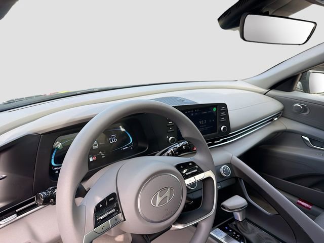 New 2026 Hyundai Elantra SE FWD image 9